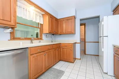 1330  Christopher Ct, Oconomowoc, WI 53066 - Photo 11