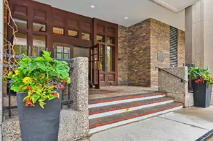 929 N Astor St, Milwaukee, WI 53202 - Photo 15