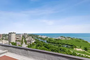 929 N Astor St, Milwaukee, WI 53202 - Photo 11