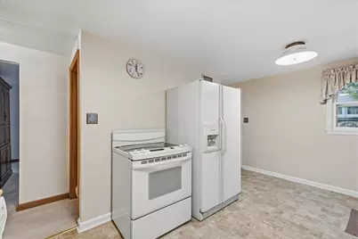 N56W5543  Sunnyside Ln, Cedarburg, WI 53012 - Photo 17