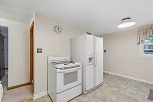 N56W5543 Sunnyside Ln, Cedarburg, WI 53012 - Photo 17