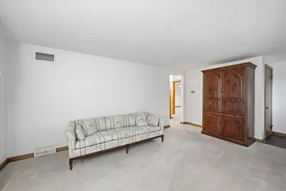 N56W5543  Sunnyside Ln, Cedarburg, WI 53012 - Photo 9