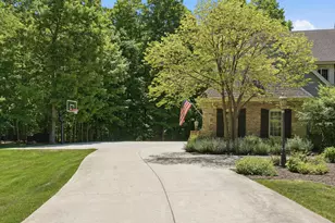 10101 N Hunt Club Ct, Mequon, WI 53097 - Photo 73