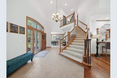 10101 N Hunt Club Ct, Mequon, WI 53097 - Photo 3