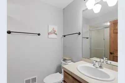 10101 N Hunt Club Ct, Mequon, WI 53097 - Photo 57