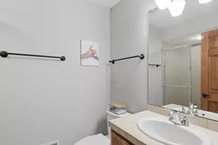 10101 N Hunt Club Ct, Mequon, WI 53097 - Photo 57