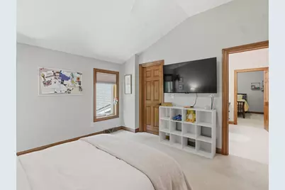 10101 N Hunt Club Ct, Mequon, WI 53097 - Photo 43