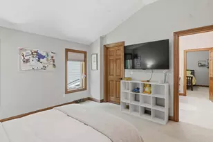 10101 N Hunt Club Ct, Mequon, WI 53097 - Photo 43