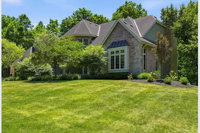 10101 N Hunt Club Ct, Mequon, WI 53097 - Photo 81