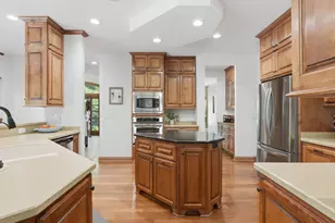 10101 N Hunt Club Ct, Mequon, WI 53097 - Photo 15