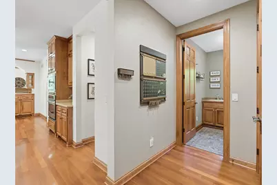 10101 N Hunt Club Ct, Mequon, WI 53097 - Photo 27