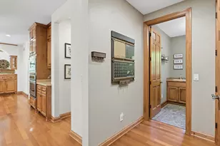 10101 N Hunt Club Ct, Mequon, WI 53097 - Photo 27