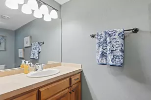 10101 N Hunt Club Ct, Mequon, WI 53097 - Photo 31