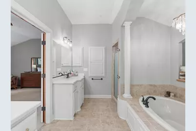 10101 N Hunt Club Ct, Mequon, WI 53097 - Photo 39