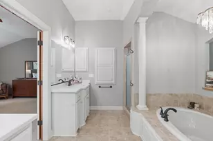 10101 N Hunt Club Ct, Mequon, WI 53097 - Photo 39