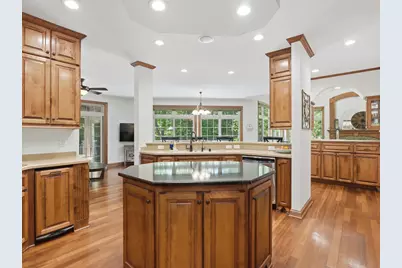10101 N Hunt Club Ct, Mequon, WI 53097 - Photo 17