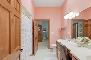 10101 N Hunt Club Ct, Mequon, WI 53097 - Photo 47