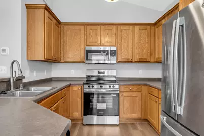 928  Langdon Ct #928, Racine, WI 53406 - Photo 15