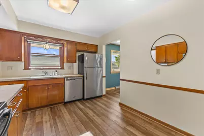 8057  17th Ave, Kenosha, WI 53143 - Photo 9