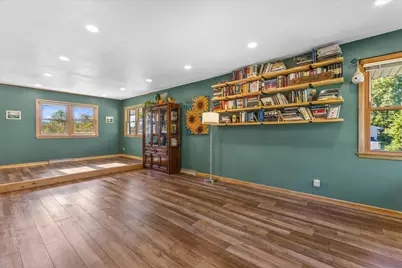 8057  17th Ave, Kenosha, WI 53143 - Photo 5