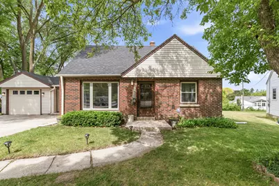 10924 W Marion St, Wauwatosa, WI 53222 - Photo 29