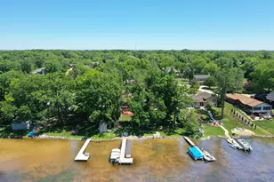 7926 E Long Lake Dr, Racine, WI 53185 - Photo 29