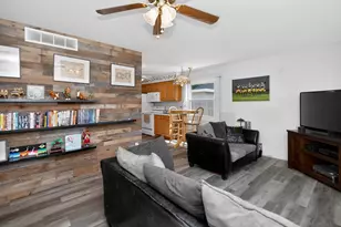 1618 E College Ave, Appleton, WI 54915 - Photo 5