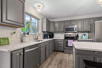 871 N Sandy Ln, Elkhorn, WI 53121 - Photo 7