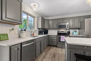 871 N Sandy Ln, Elkhorn, WI 53121 - Photo 7