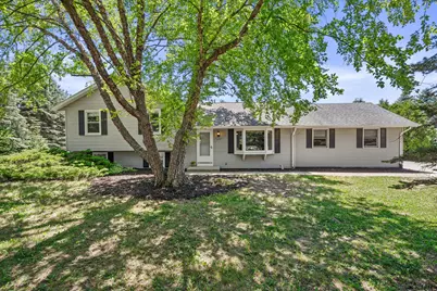620  Prairie View Dr, North Prairie, WI 53153 - Photo 1