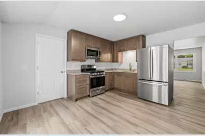 513  Bender Rd #515, West Bend, WI 53090 - Photo 7
