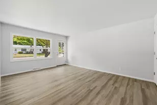 513 Bender Rd, West Bend, WI 53090 - Photo 19