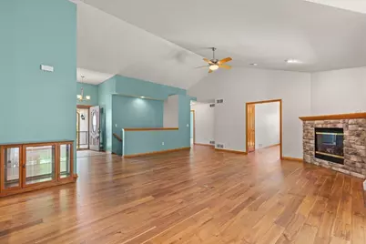 1320  West Heights Ct, West Bend, WI 53095 - Photo 7