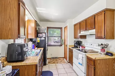 1112 S 62nd St #1114, West Allis, WI 53214 - Photo 7