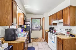 1112 S 62nd St, West Allis, WI 53214 - Photo 7