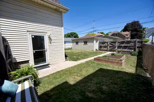 936 S 77th St, West Allis, WI 53214 - Photo 27