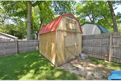 2513  Mason St, Delavan, WI 53115 - Photo 43