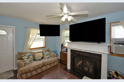 2513  Mason St, Delavan, WI 53115 - Photo 5