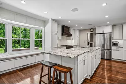 9945 N Valley Hill Dr, Mequon, WI 53092 - Photo 5
