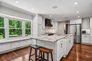 9945 N Valley Hill Dr, Mequon, WI 53092 - Photo 5