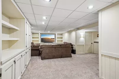 9945 N Valley Hill Dr, Mequon, WI 53092 - Photo 33