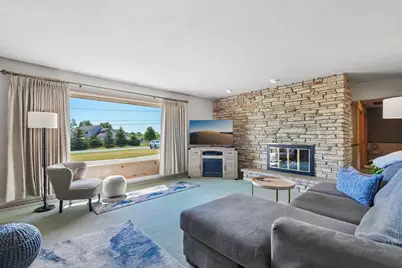 W130N6219  River Dr, Menomonee Falls, WI 53051 - Photo 5