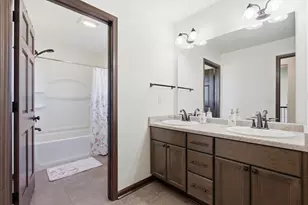 1152 W Sunrise Pass, Oak Creek, WI 53154 - Photo 29