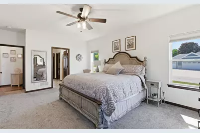 1152 W Sunrise Pass, Oak Creek, WI 53154 - Photo 21