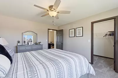 1152 W Sunrise Pass, Oak Creek, WI 53154 - Photo 31