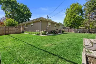 3521 Ascot Dr, Racine, WI 53406 - Photo 43
