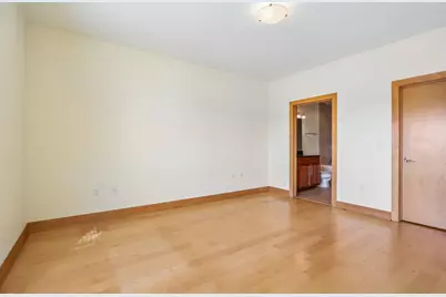 1550 E Royall Pl #Unit 911, Milwaukee, WI 53202 - Photo 19