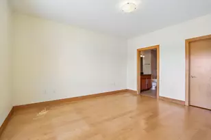 1550 E Royall Pl, Milwaukee, WI 53202 - Photo 19