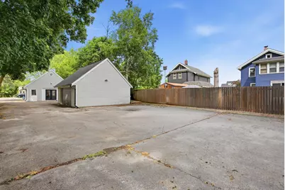 411 W Wisconsin Ave, Oconomowoc, WI 53066 - Photo 5