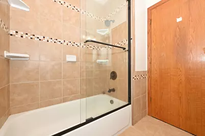 1021  Eton Ct, Hartland, WI 53029 - Photo 25